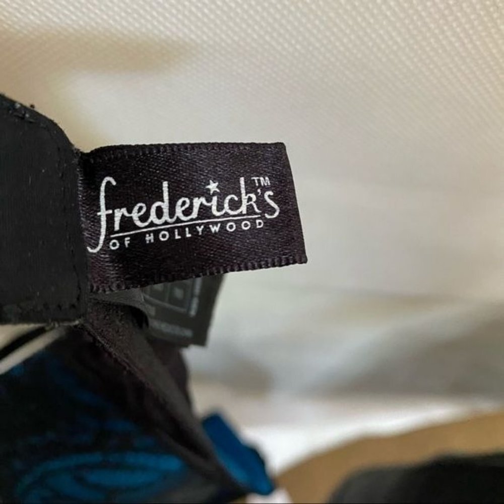 Frederick’s of Hollywood Lace Black and Teal Lace Bra Size 32D - Picture 2 of 8